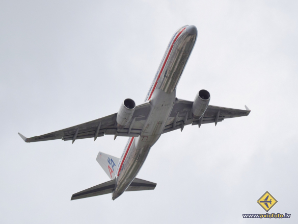 Boeing 757-223